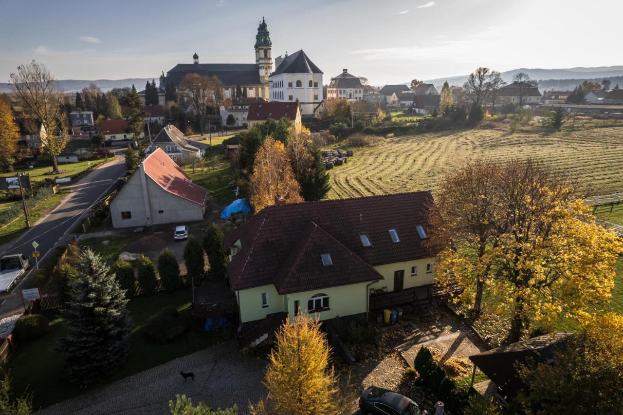 شقة Na Szlaku Krzeszow  المظهر الخارجي الصورة